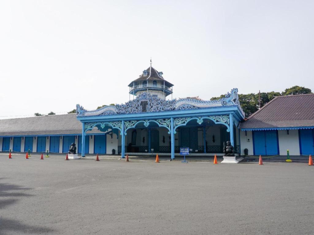 Megaland Hotel Solo Exterior foto