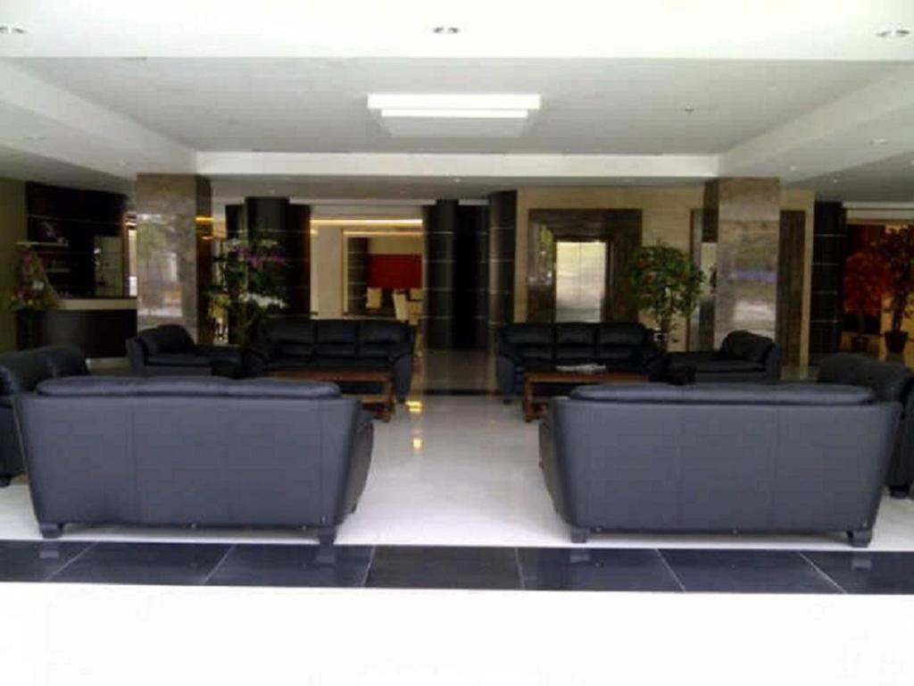 Megaland Hotel Solo Exterior foto