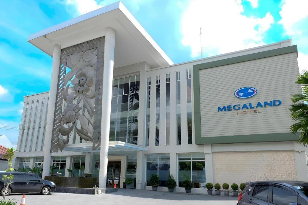 Megaland Hotel Solo Exterior foto