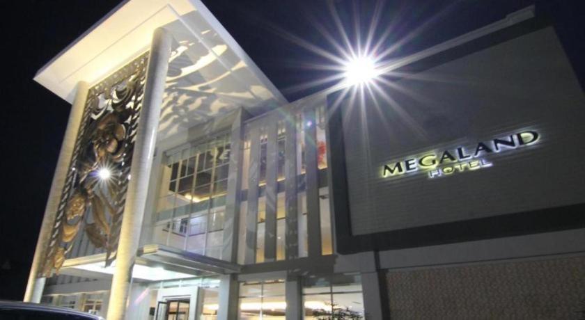 Megaland Hotel Solo Exterior foto
